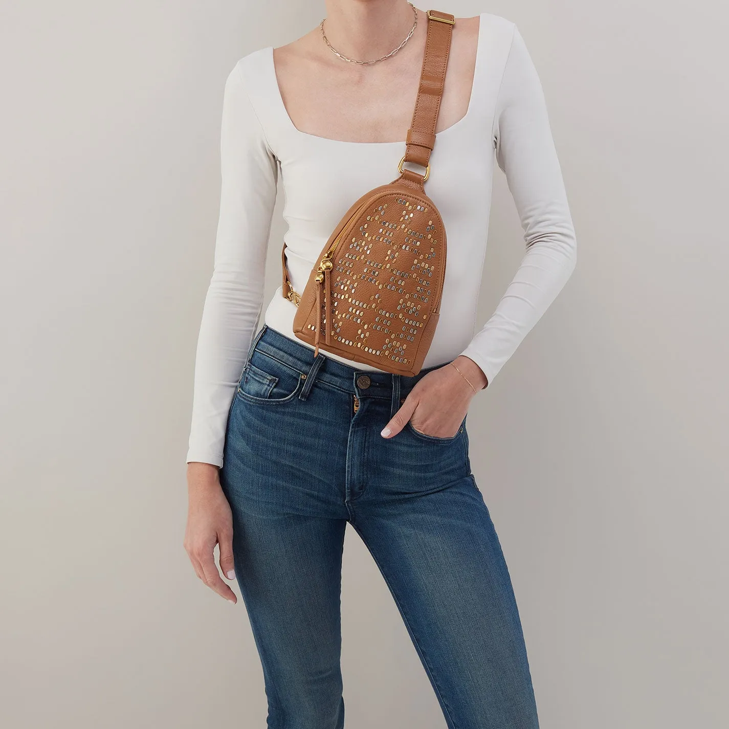 Fern Sling In Pebbled Leather - Warm Honey