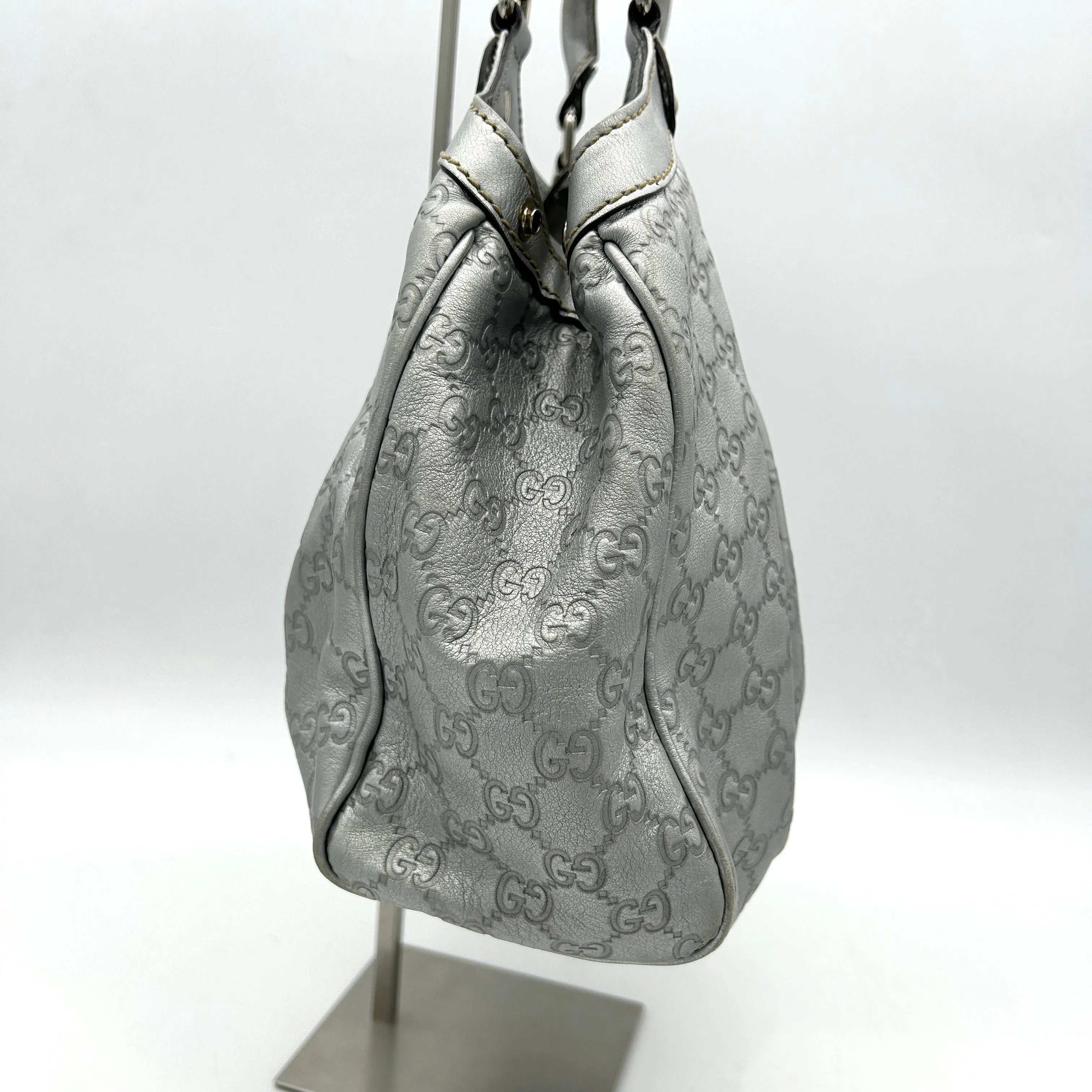 GUCCI Guccissima Medium Sukey Tote Silver gu8819se