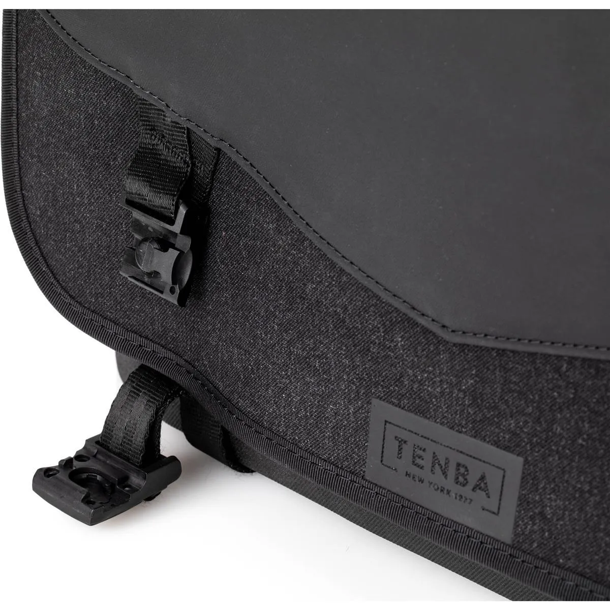 Tenba DNA 16 PRO Messenger Bag - Black (638-576)