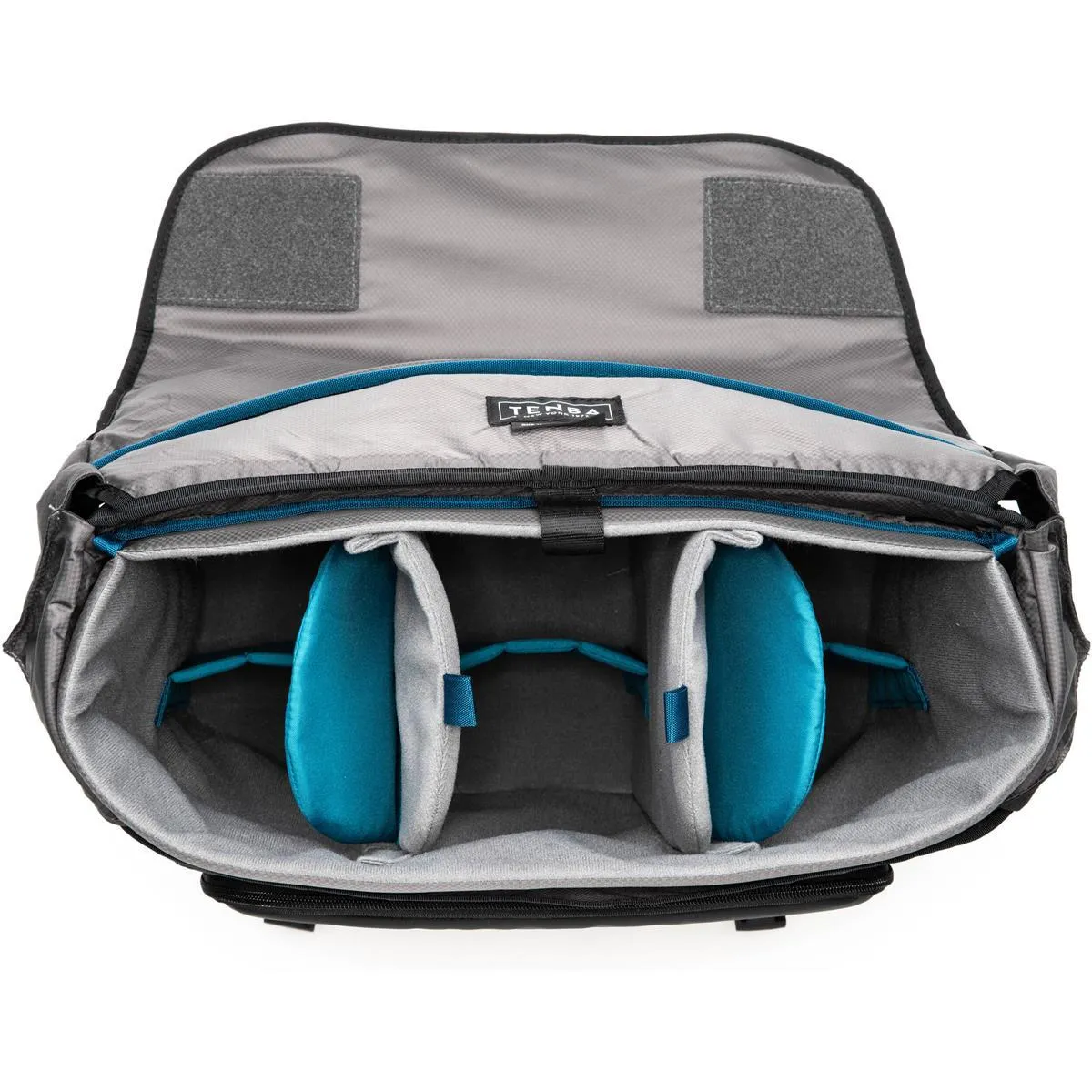 Tenba DNA 16 PRO Messenger Bag - Black (638-576)