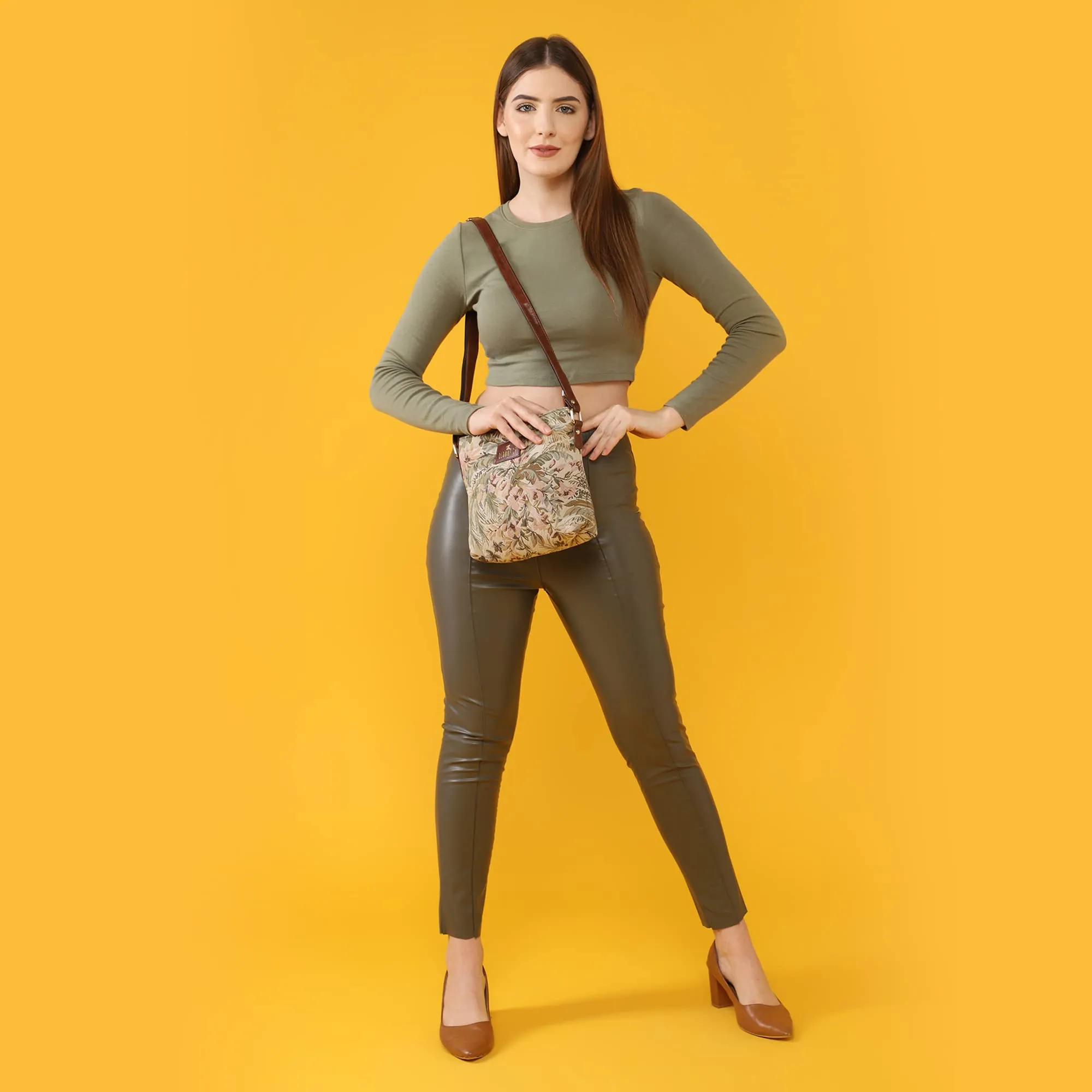 THE CLOWNFISH Linda Series Sling for Women Casual Ladies Single Shoulder Bag For Women Crossbody Bag for College Girls (Off White-Floral)
