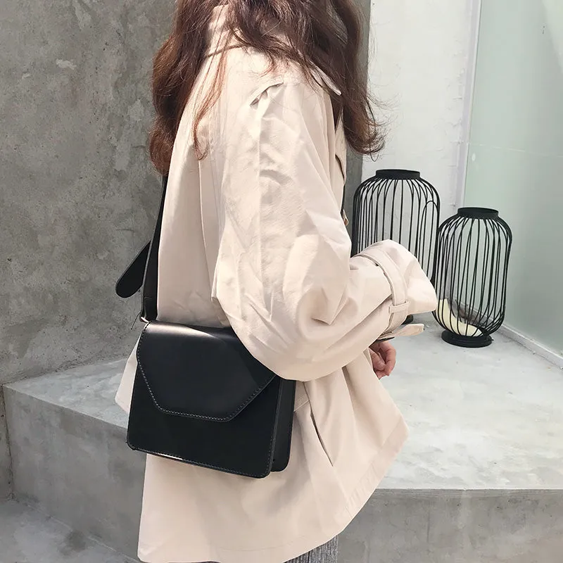 Women Wide Buckle Strap Crossbody Mini Shoulder Bag